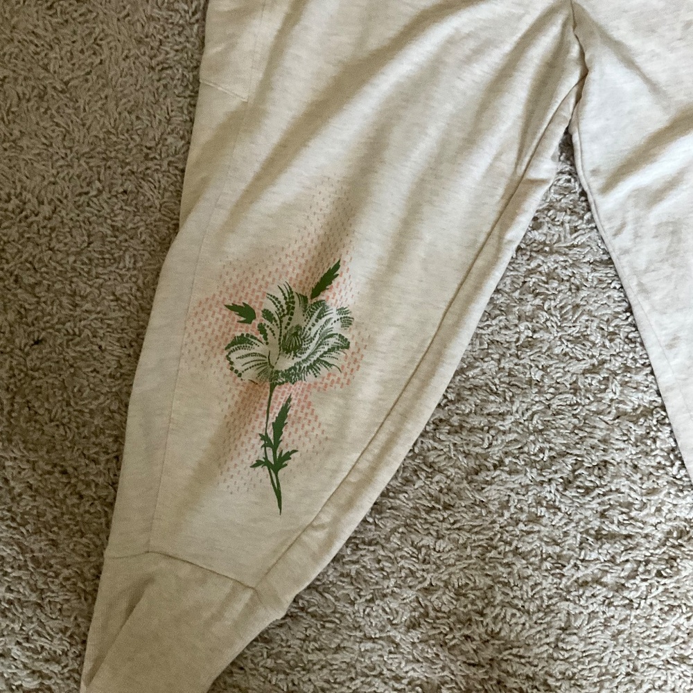 ANTHROPOLOGIE DAILY PRACTICE RELAXED JOGGER. SIZE: S. IVORY. - Picture 5 of 10